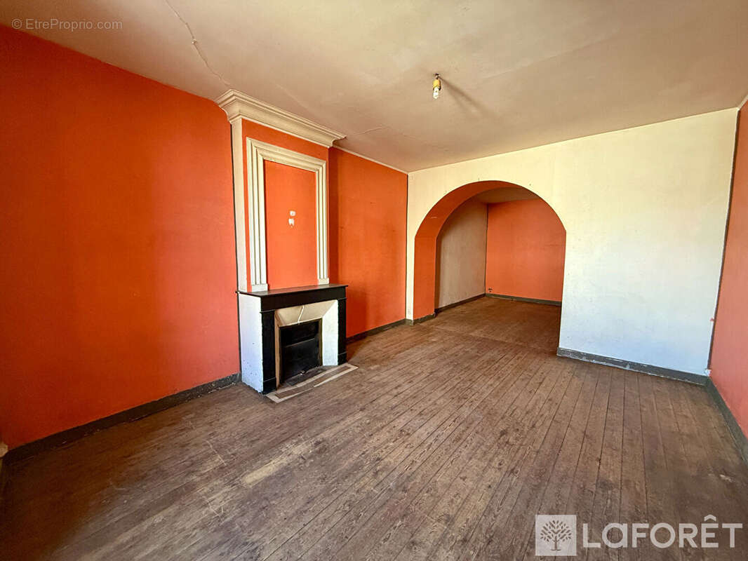 Maison mitoyenne avec garages et jardinet en centre ville de Langon - photo 2