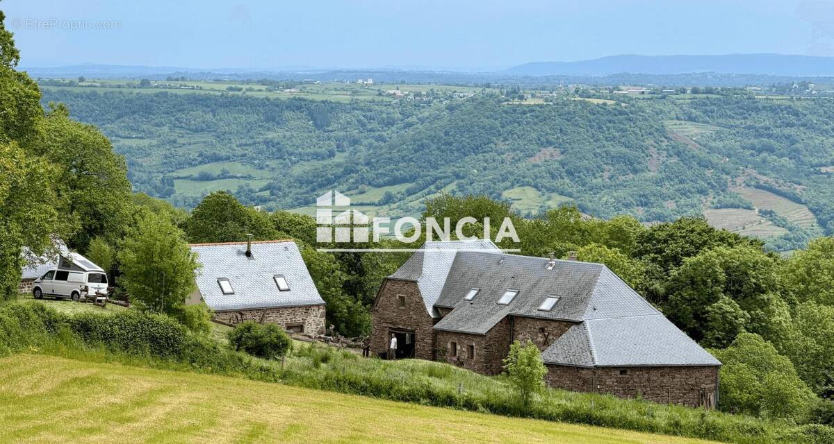 Maison à CLAIRVAUX-D'AVEYRON