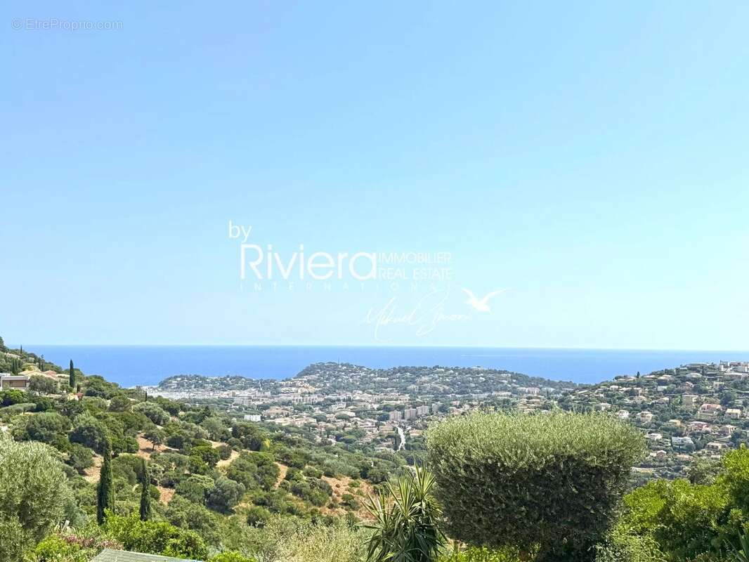 VUE MER PANORAMIQUE - Propriété avec piscine à débordement.. - photo 2