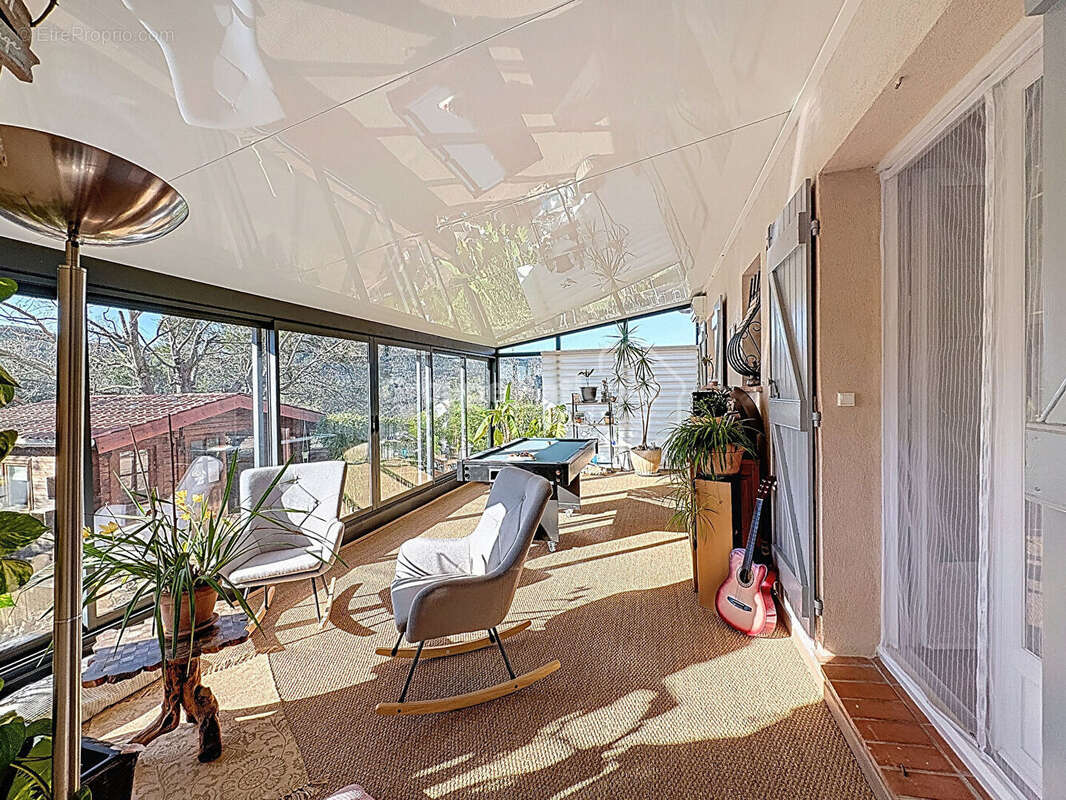 Maison à BAGNOLS-EN-FORET