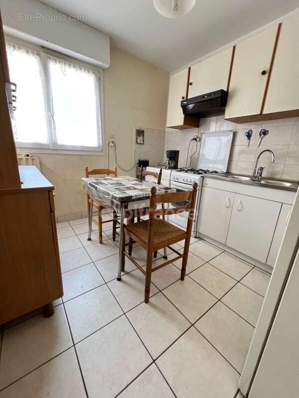 Appartement à vendre T2 SAINT BRIEUC proche de la gare (22) - photo 4