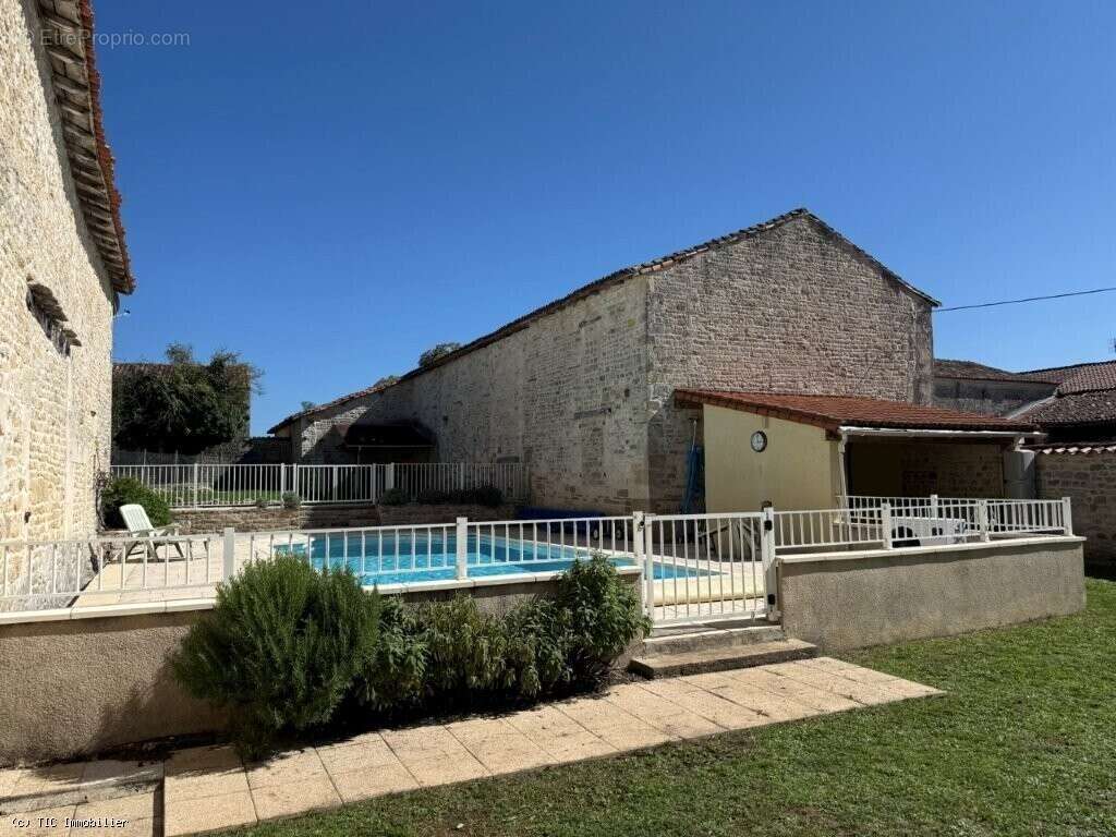 Vaste Maison de Village Avec Piscine Chauffée - photo 45