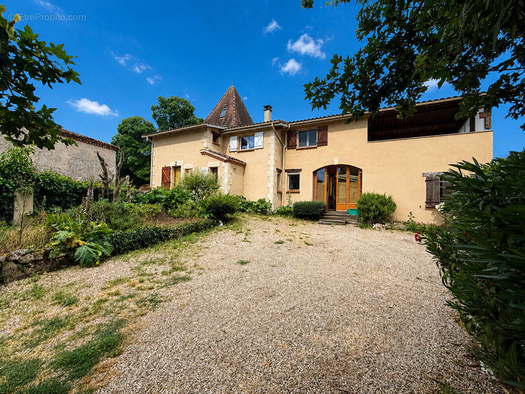Maison à SAINTE-COLOMBE-DE-VILLENEUVE