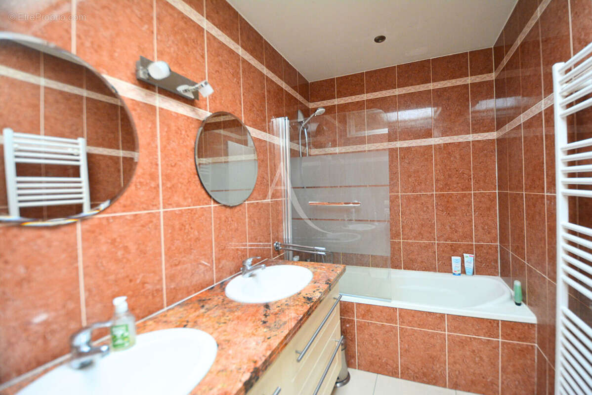Appartement à SAINT-MAUR-DES-FOSSES