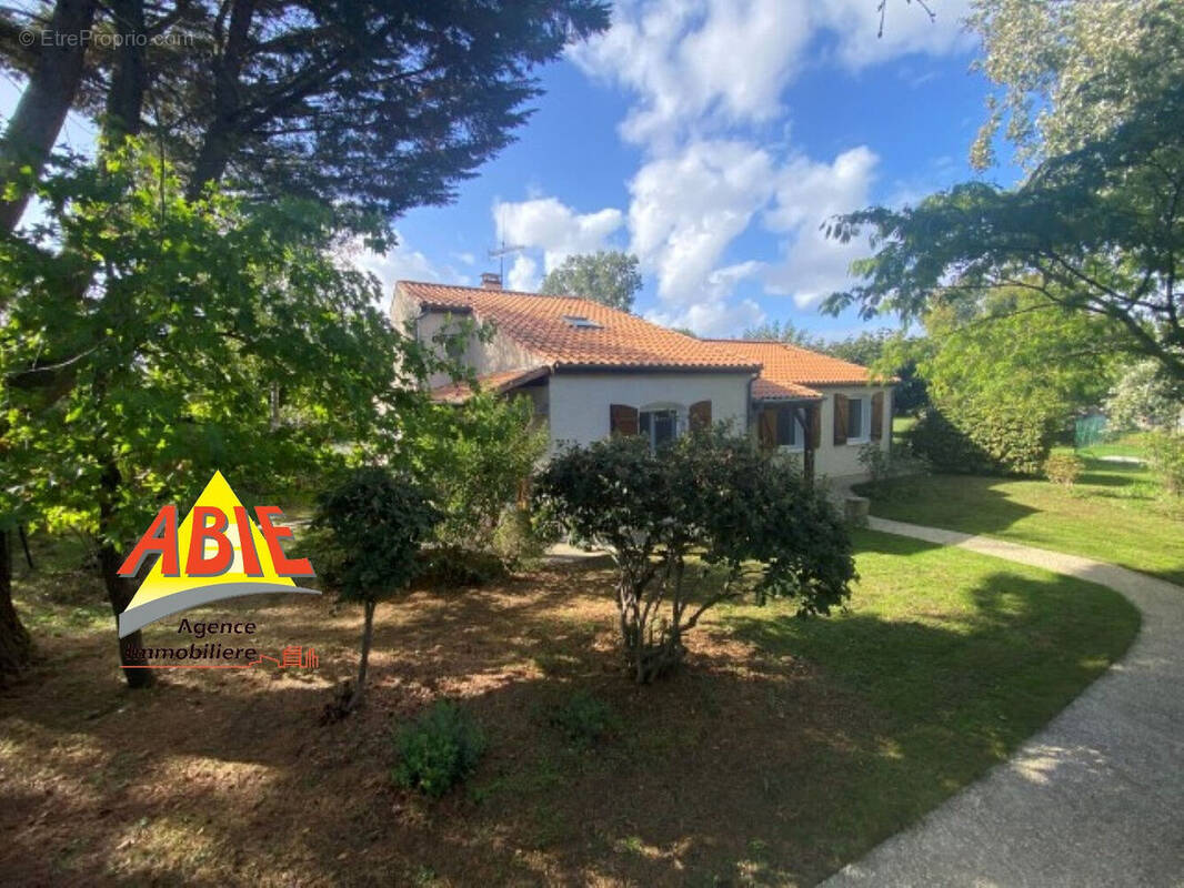 Photo 1 - Maison à SAINT-GEORGES-DE-REX