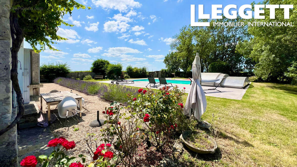 Maison à CHENAC-SAINT-SEURIN-D'UZET