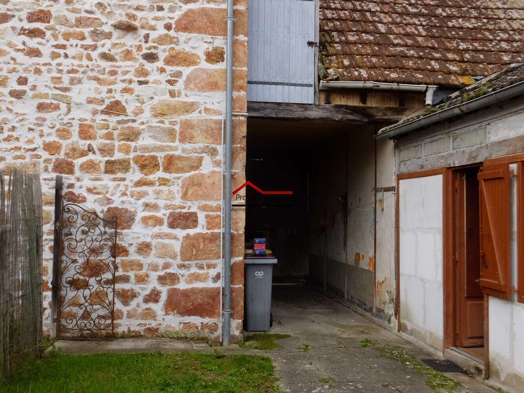 Appartement à SAULZAIS-LE-POTIER