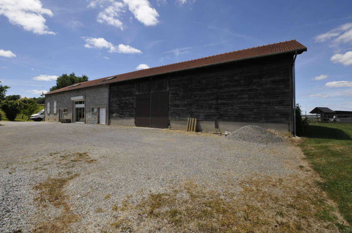 Maison à SAINT-HILAIRE-BONNEVAL