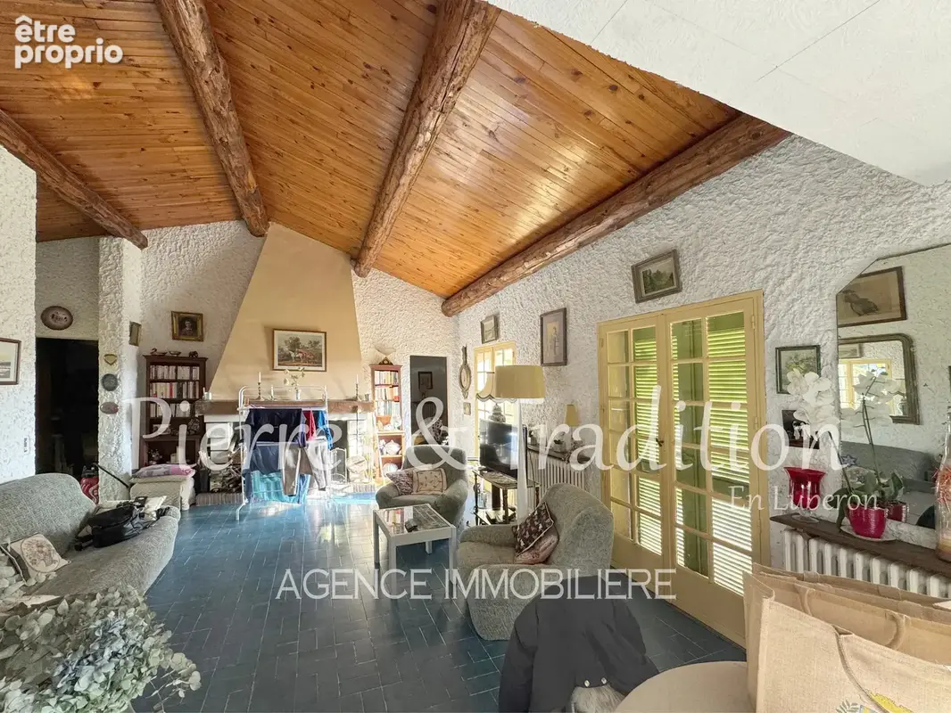Exclusivité ! Maison de plain-pied avec piscine sur près de 1 500 m² de terrain - photo 2