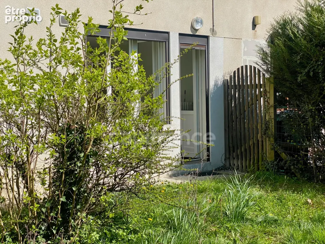 Studio à vendre avec jardin privatif FERNEY VOLTAIRE (01) - photo 2