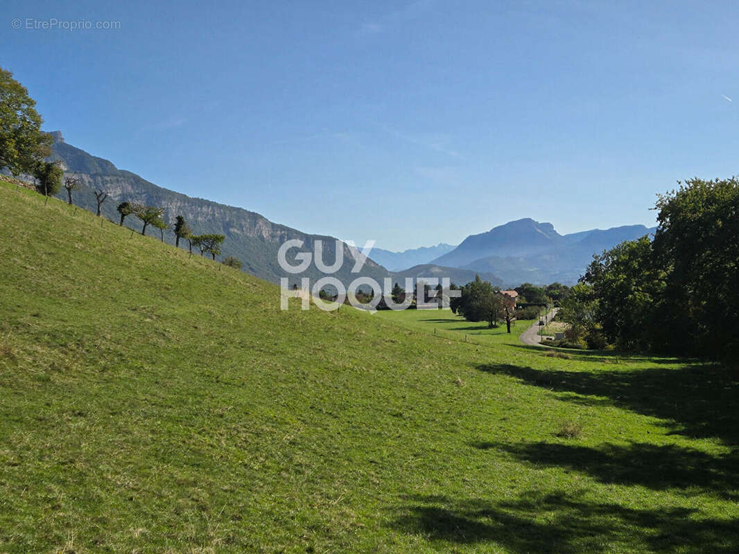 Appartement à MOUXY