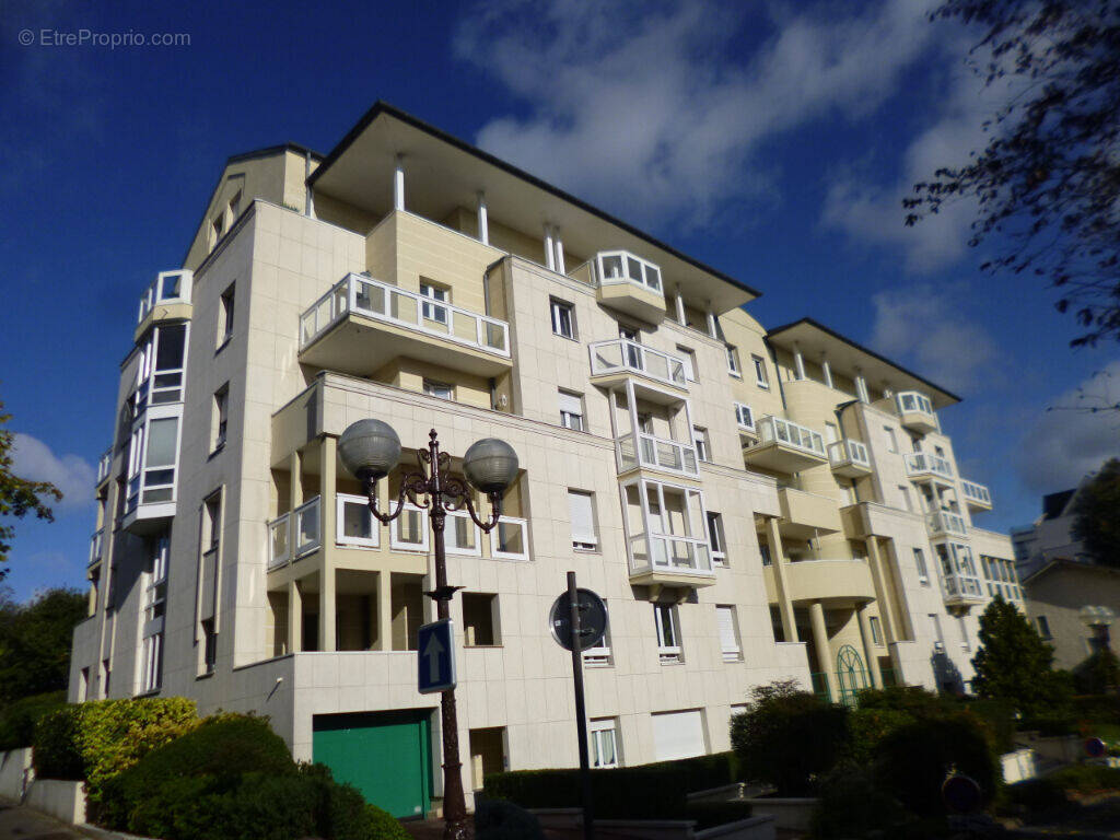 Appartement à ENGHIEN-LES-BAINS