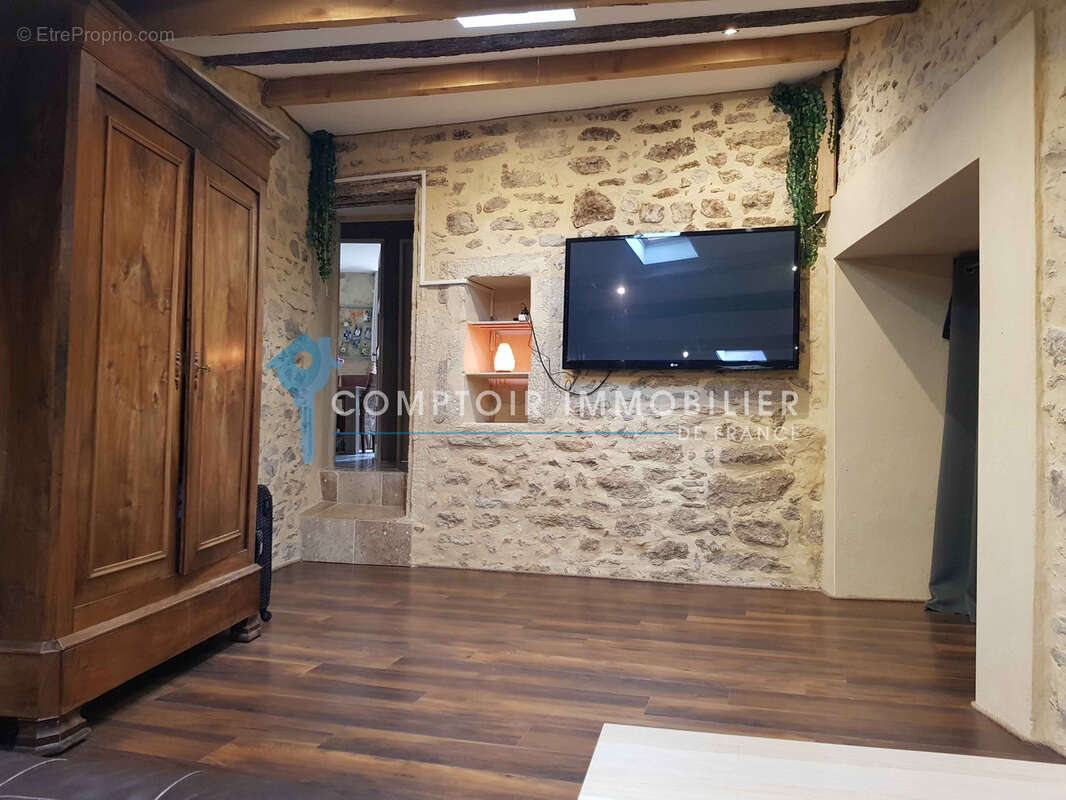 PROCHE PONT DU GARD : Grande maison de village avec bassin et terrasse tropézienne - photo 16