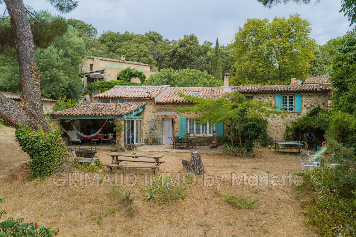 Maison à LA GARDE-FREINET