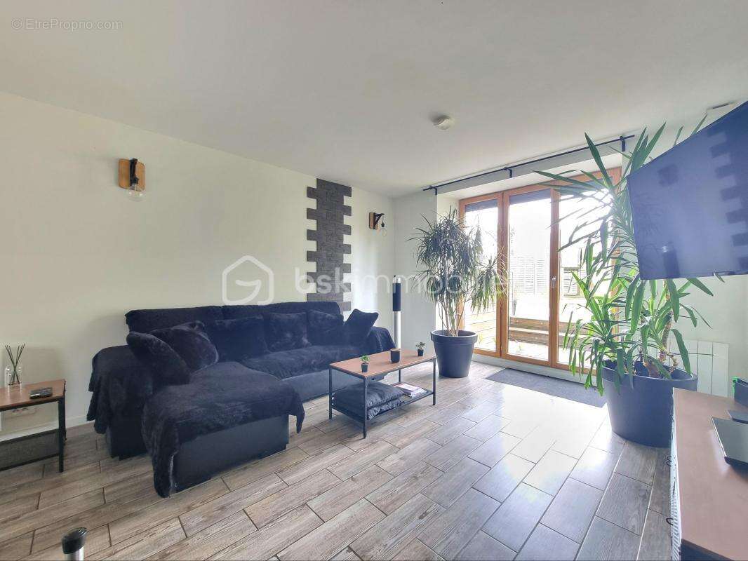 Maison à VERNEUIL-L'ETANG