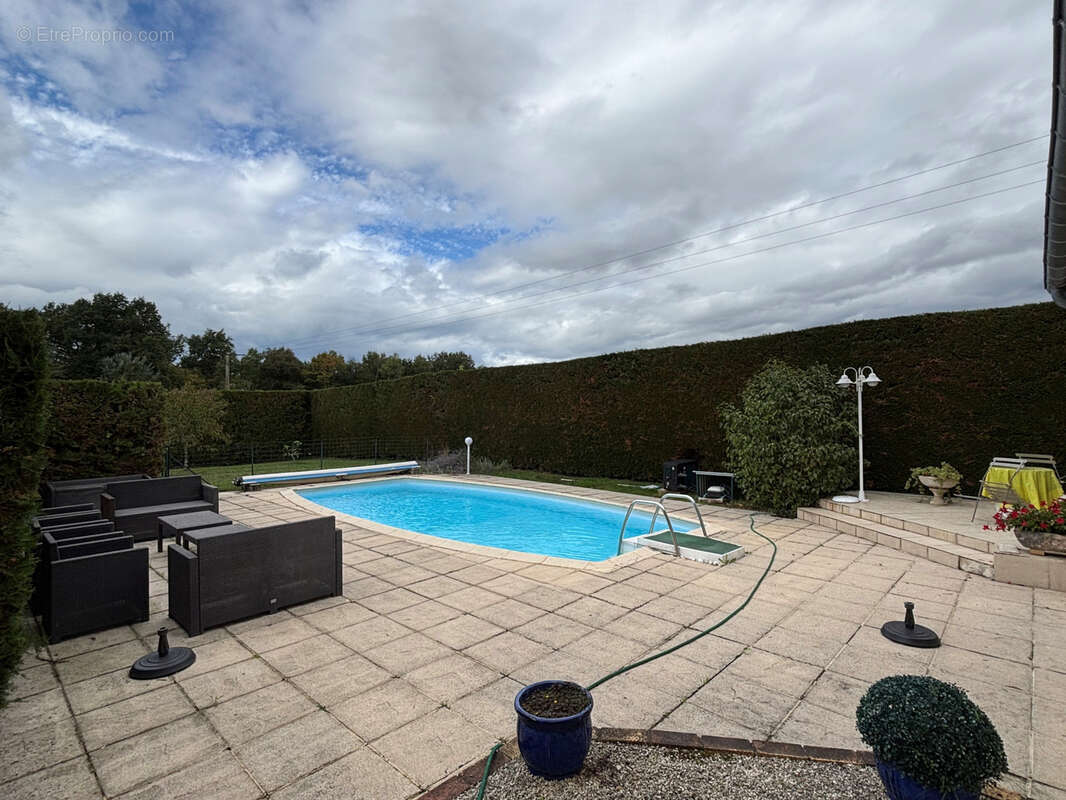 Maison à LA CHARMEE