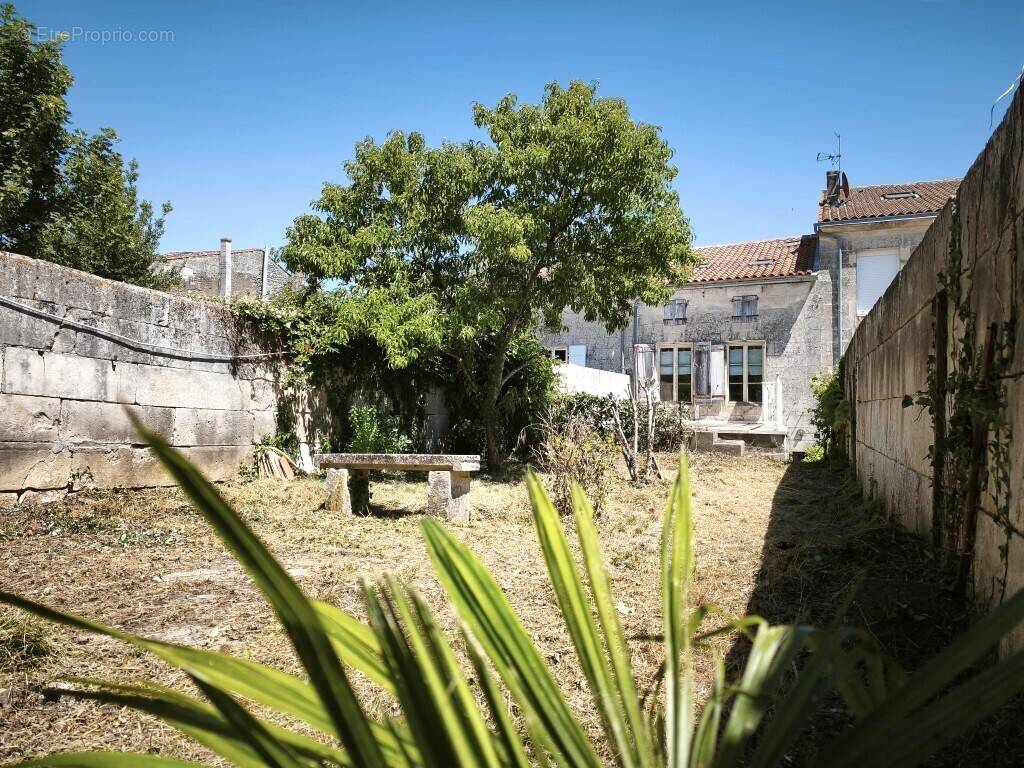 Maison à PONS