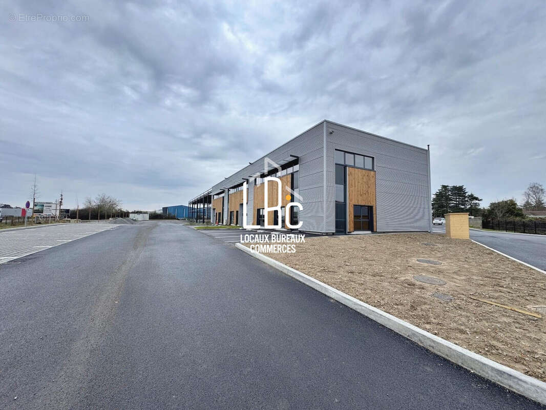 Commerce à BASSE-GOULAINE