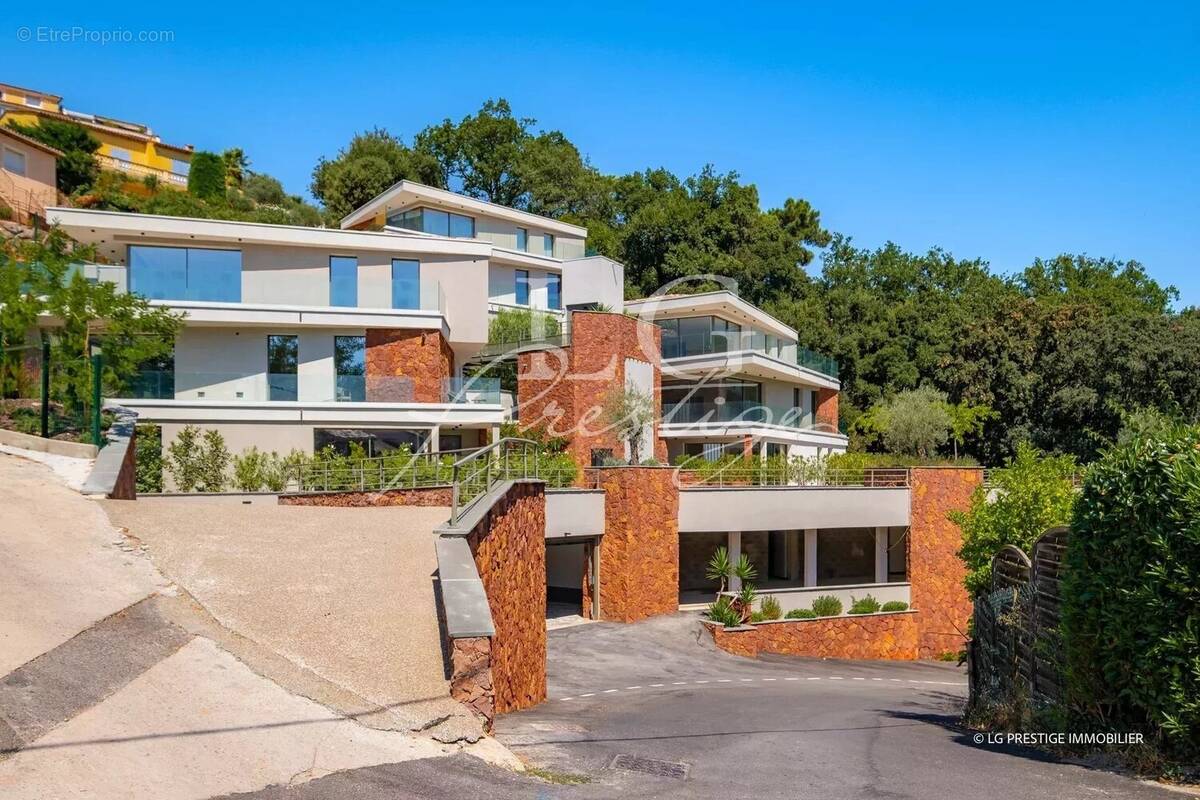 Appartement à LES ADRETS-DE-L&#039;ESTEREL