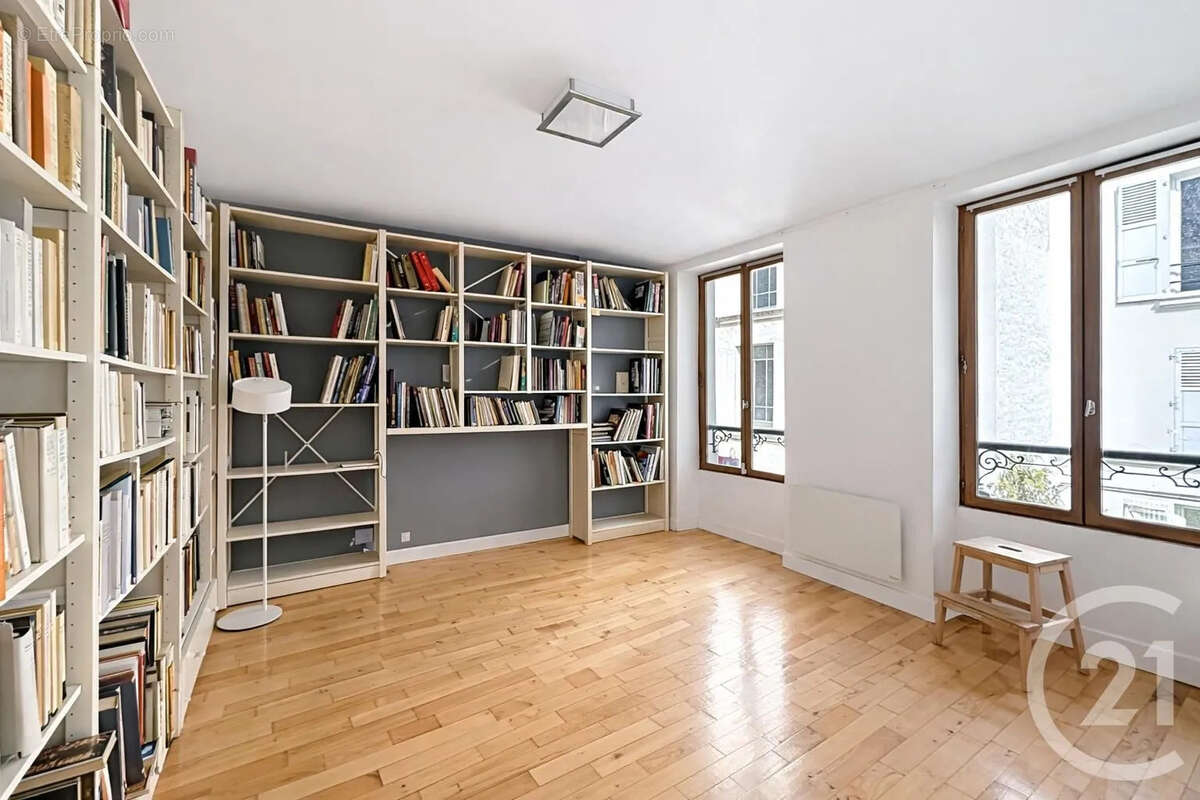Appartement à PARIS-14E