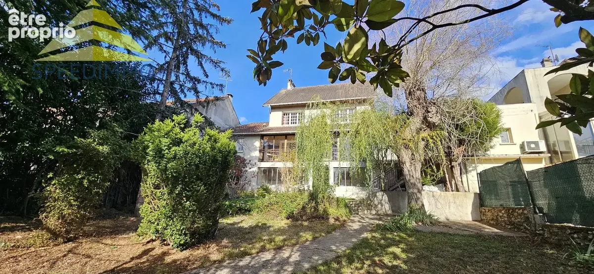 Maison à MANDRES-LES-ROSES
