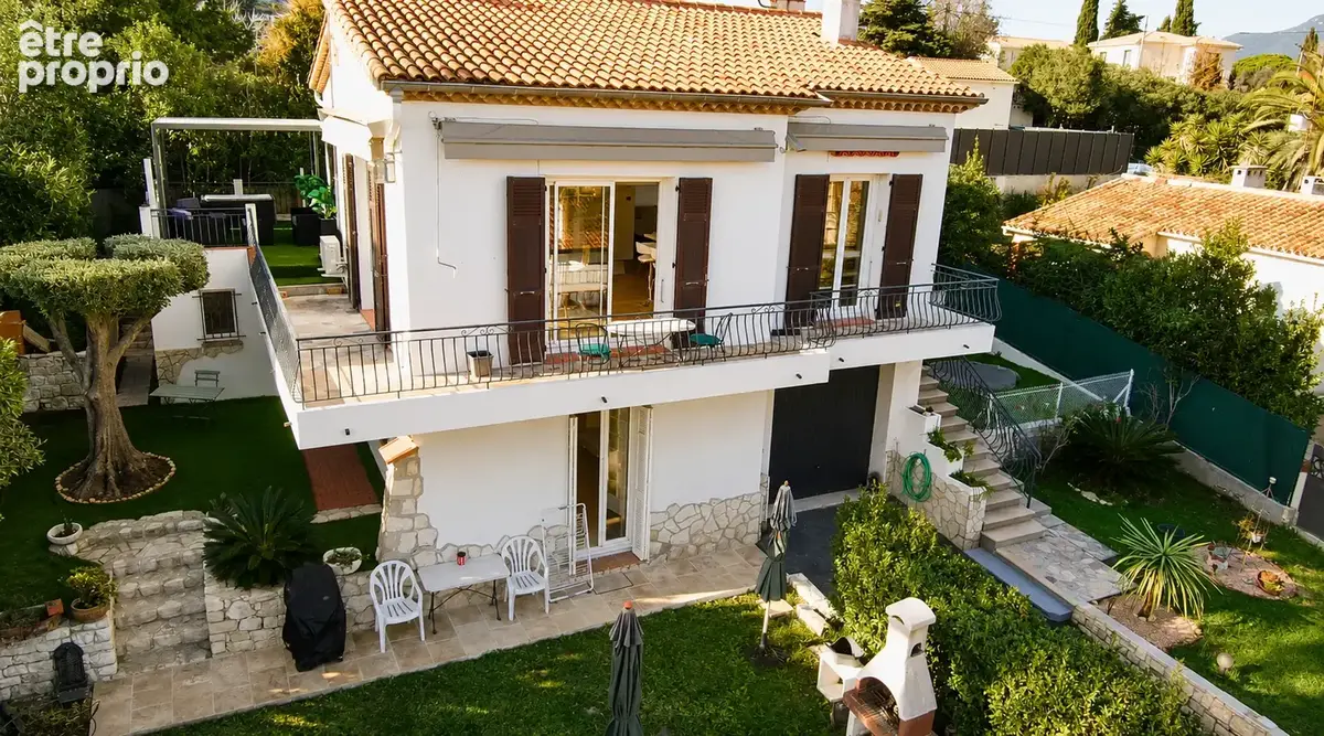 Maison individuelle 135 m2 avec vue panoramique, T2 indépendant, jardin et aperçu mer - photo 2