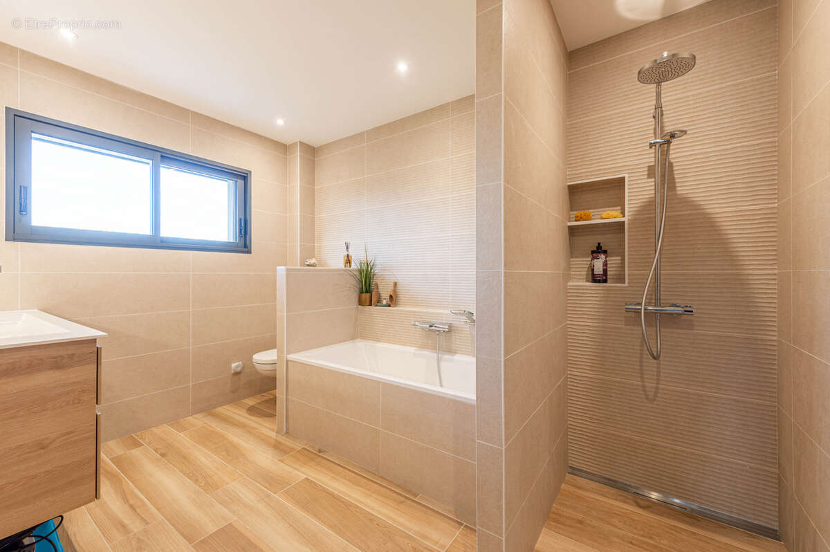 Maison à BRENTHONNE