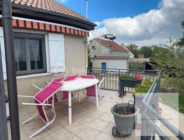 Maison à BOURBERAIN