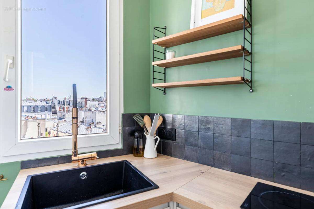 Appartement à PARIS-17E