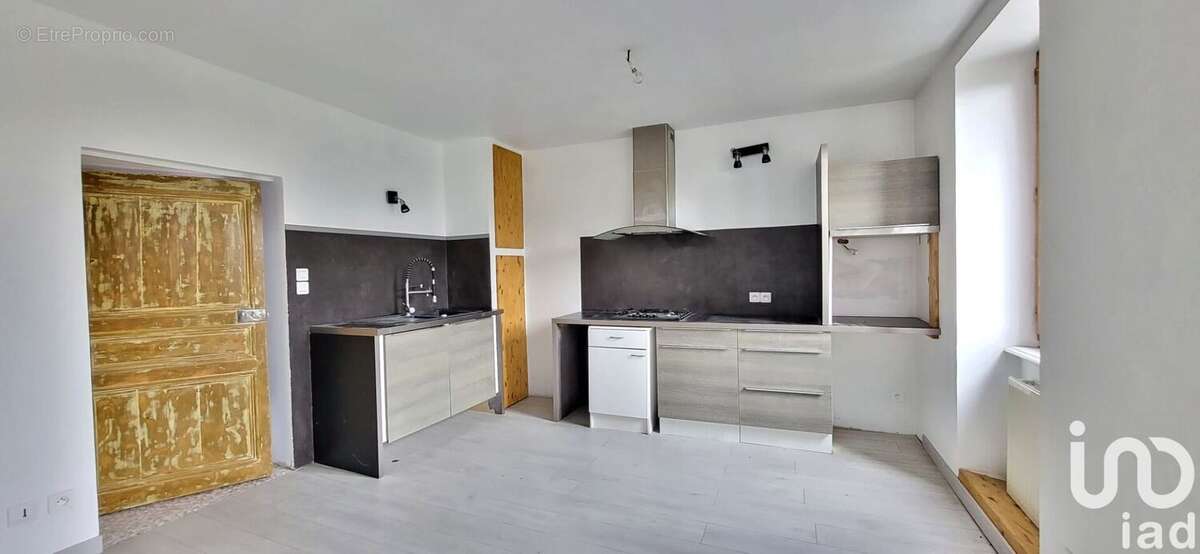 Photo 2 - Maison à ROZIER-EN-DONZY