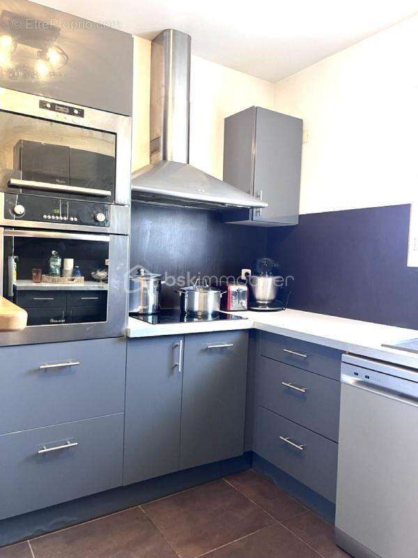 Sur un terrain d'angle de 236 m2, une maison de type 4 en R+1 de 95 m2 - photo 3