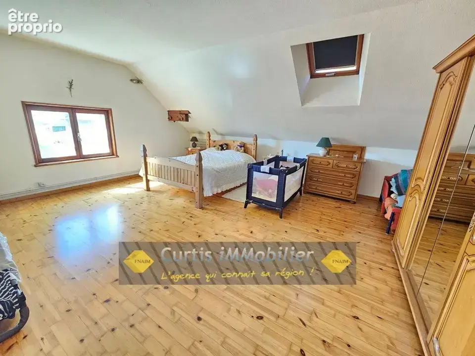 Maison 193 m² à Saint-Just-Malmont  - photo 9
