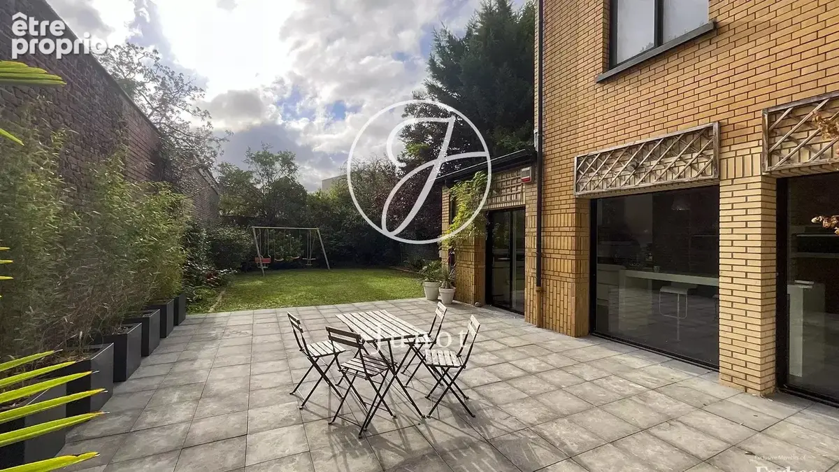 Marcq-en-Barœul – SAINT-MAUR – Maison de Maître – 12 pièces - 369,96m² – 9 chambres – Jardin  – Garage - Cave - photo 5