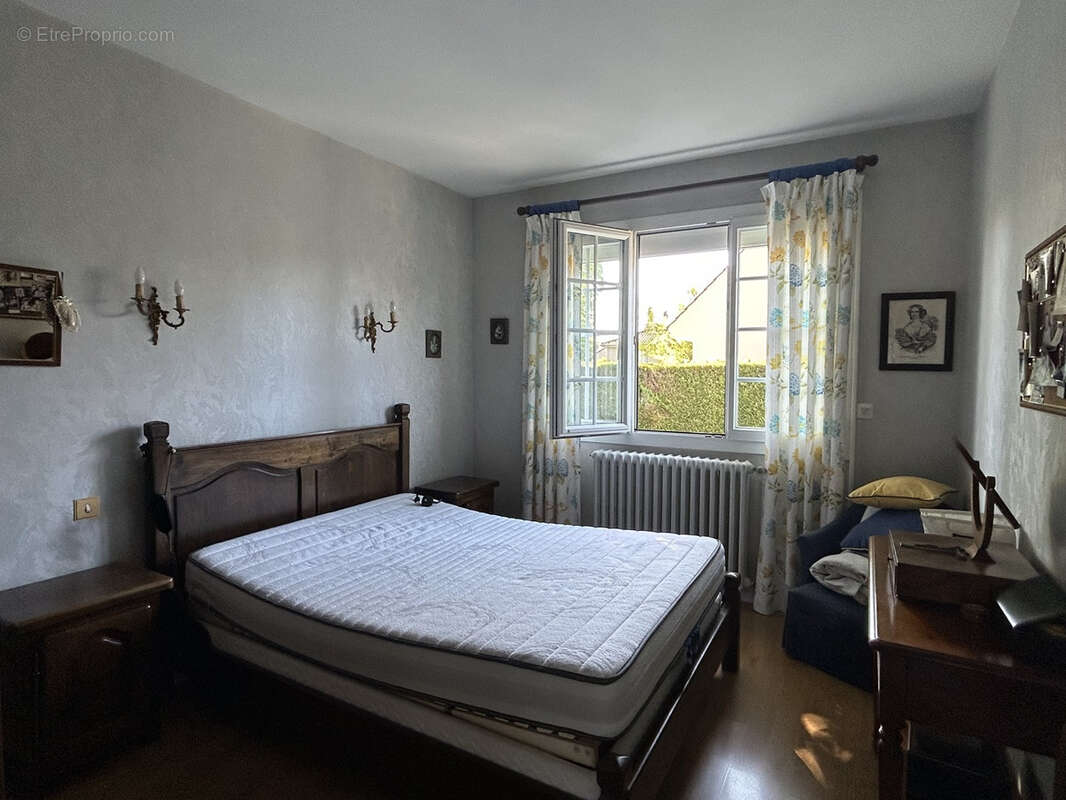 Maison à SAINT-JULIEN-LES-VILLAS