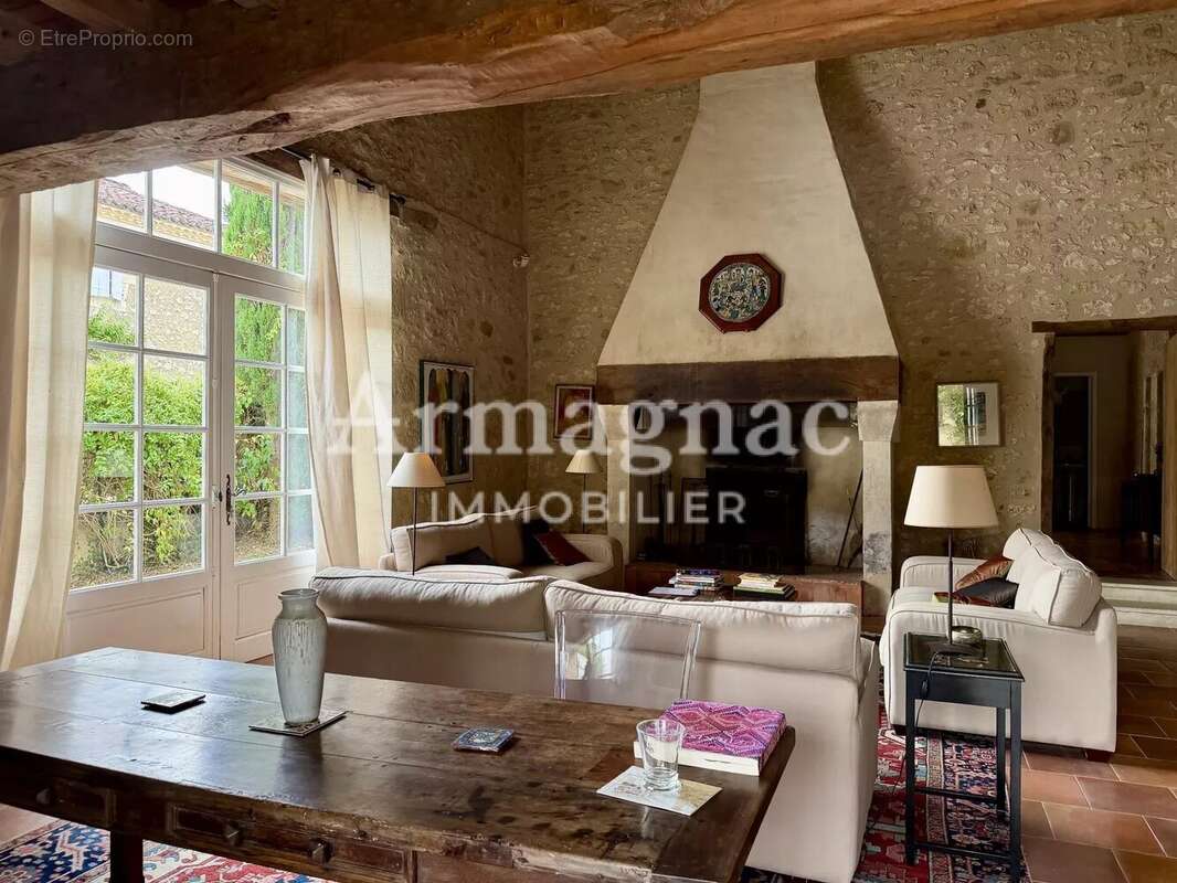 Maison de village en pierre avec jardin - photo 4