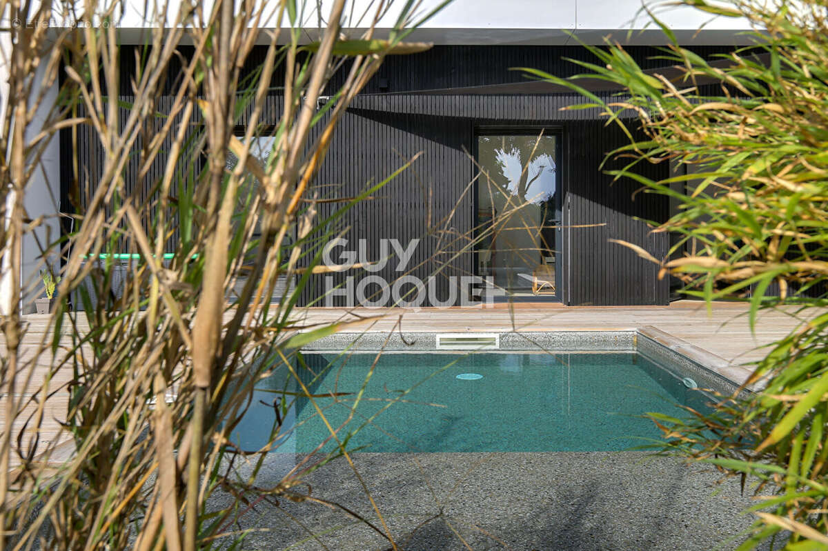 Villa d'architecte contemporaine avec piscine - photo 3