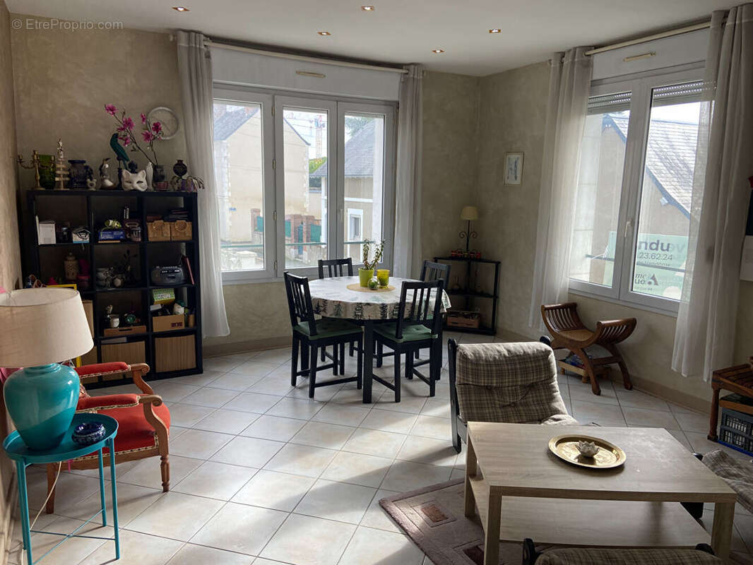 Bel appartement T2 dans Vendôme avec grand garage privatif.. - photo 2