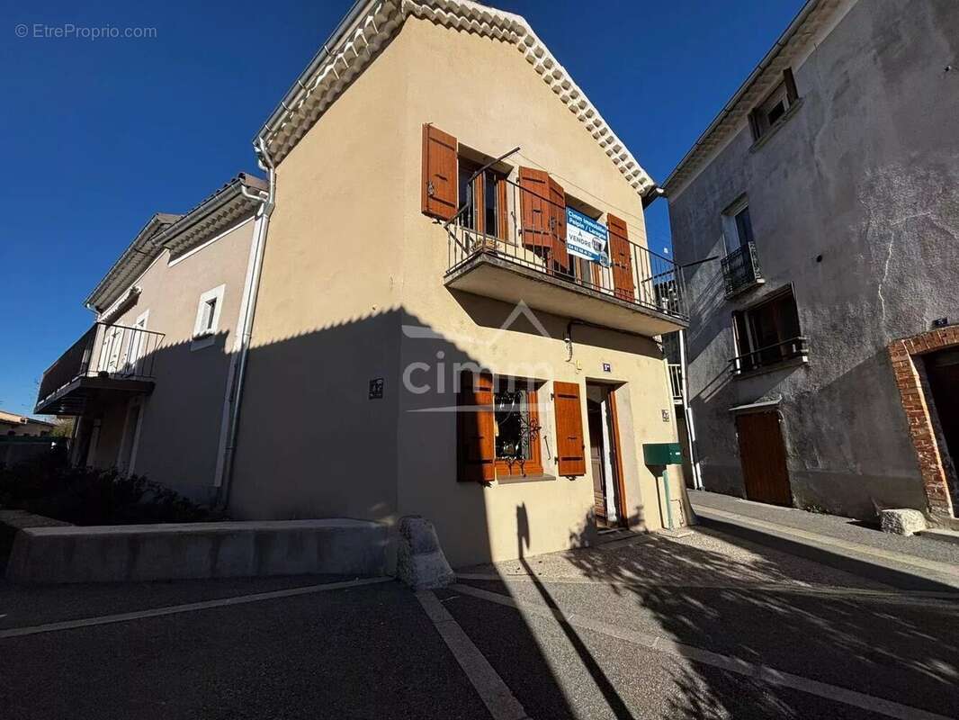 Maison à LARAGNE-MONTEGLIN