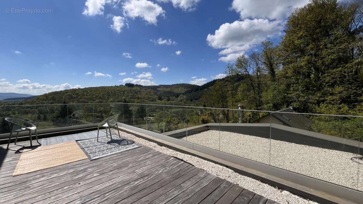Maison à LA CELLE-EN-MORVAN