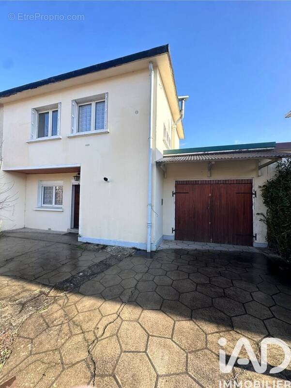 Photo 1 - Maison à SAINTE-SAVINE
