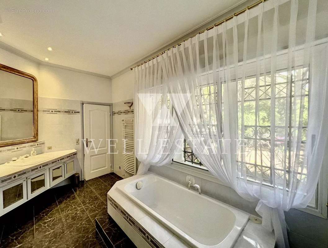 Maison à SAINT-RAPHAEL