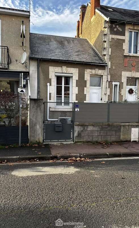Maison de ville, 2 pièces, 58 m2 habitables. - Maison à CHATELLERAULT
