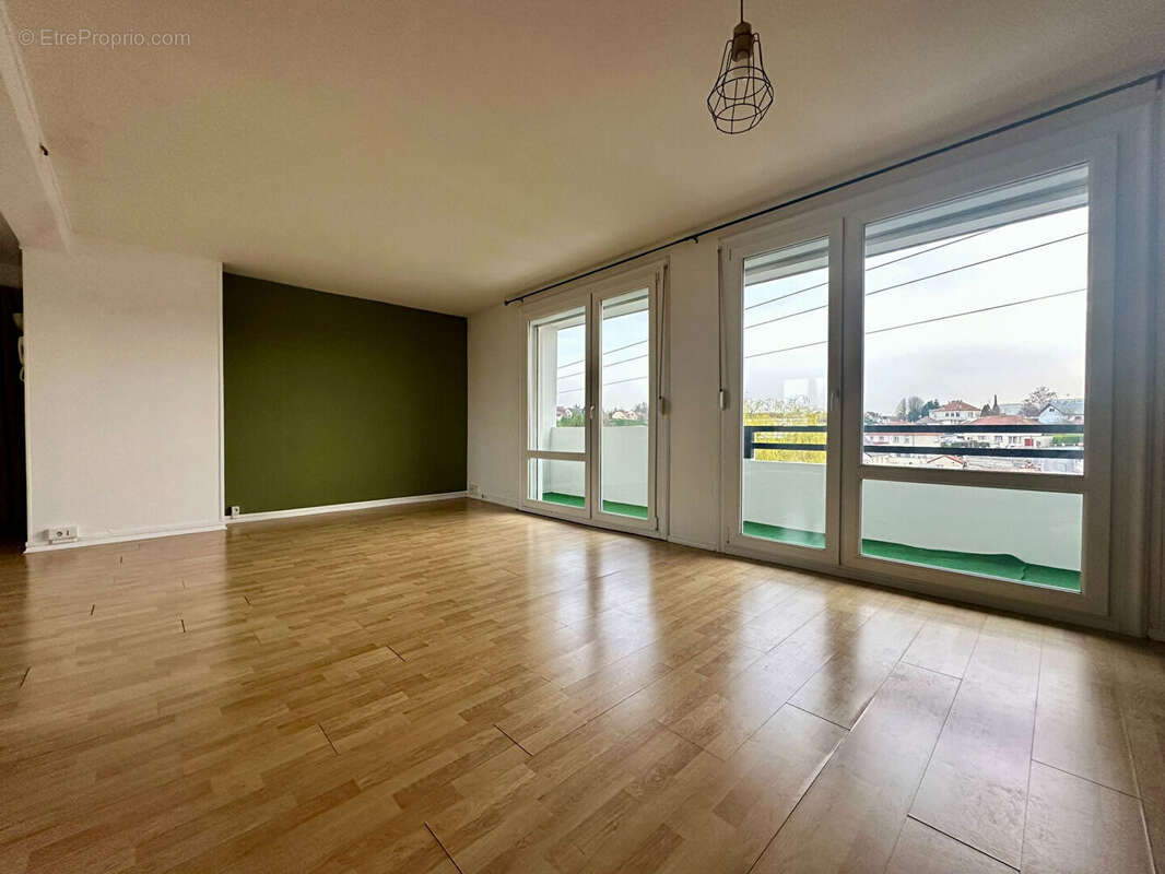 Appartement Harly 4 pièce(s) 67 m2 - photo 2