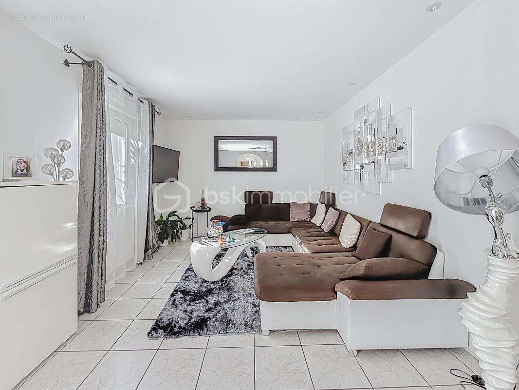 Maison à COURNONSEC