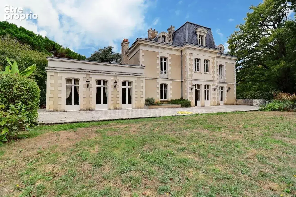 La chapelle-sur-erdre — manoir du xixᵉ siècle au cœur d’un parc arboré de 1,28 ha - photo 5