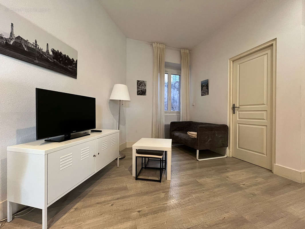 Appartement à MARSEILLE-2E