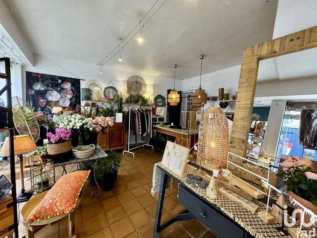 Photo 7 - Commerce à LARDY