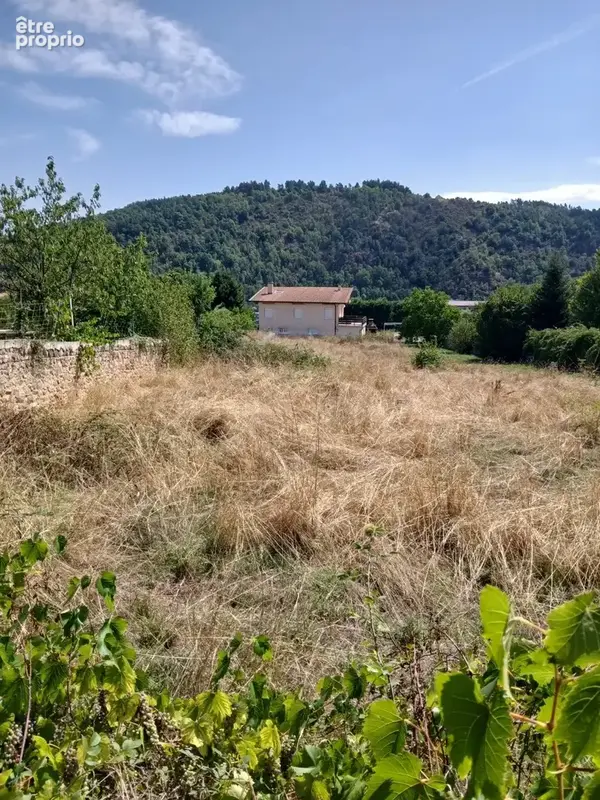 Terrain à RETOURNAC