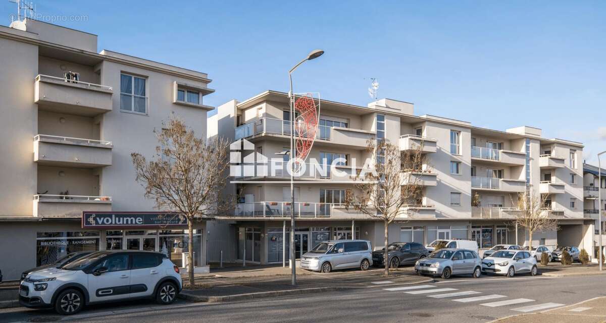 Appartement à ONET-LE-CHATEAU