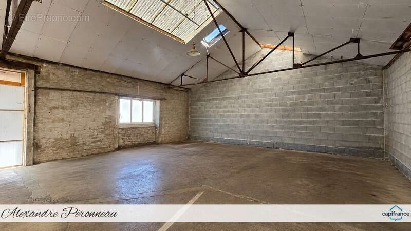  ensemble immobilier : maison 4 ch + garage atelier – idéal artisan ou projet mixte – secteur ferrieres - photo 3